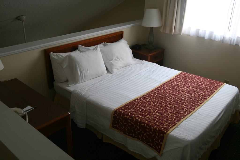 StayPlace Suites Akron Copley Township West - photo 8
