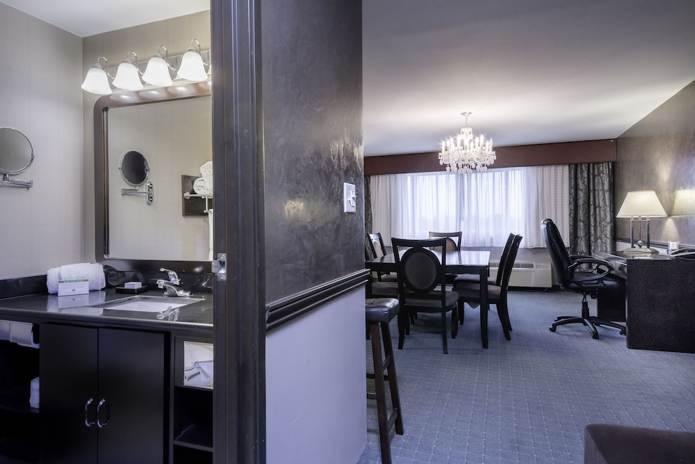 Causeway Bay Hotel - photo 20