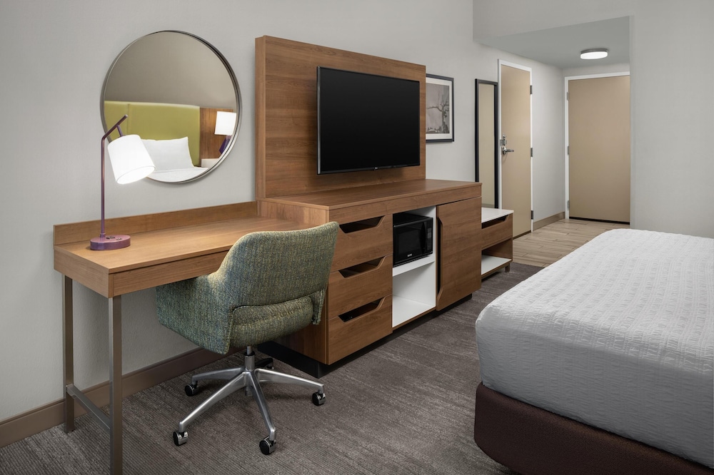 Hampton Inn Butte - photo 16