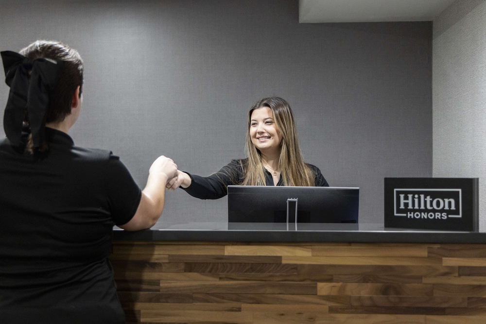 Hampton Inn Athens - photo 7