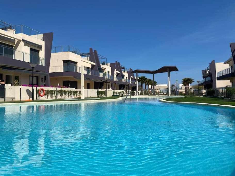 Precioso apartamento a tan solo 300 m de la playa — 4-Star Luxury Hotel in Pilar De La Horadada, Spain
