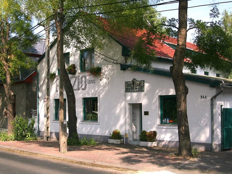 Írisz Panzió - carbon neutral hotel in Budapest