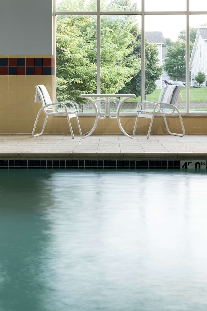 Hampton Inn & Suites Rochester North - photo 29