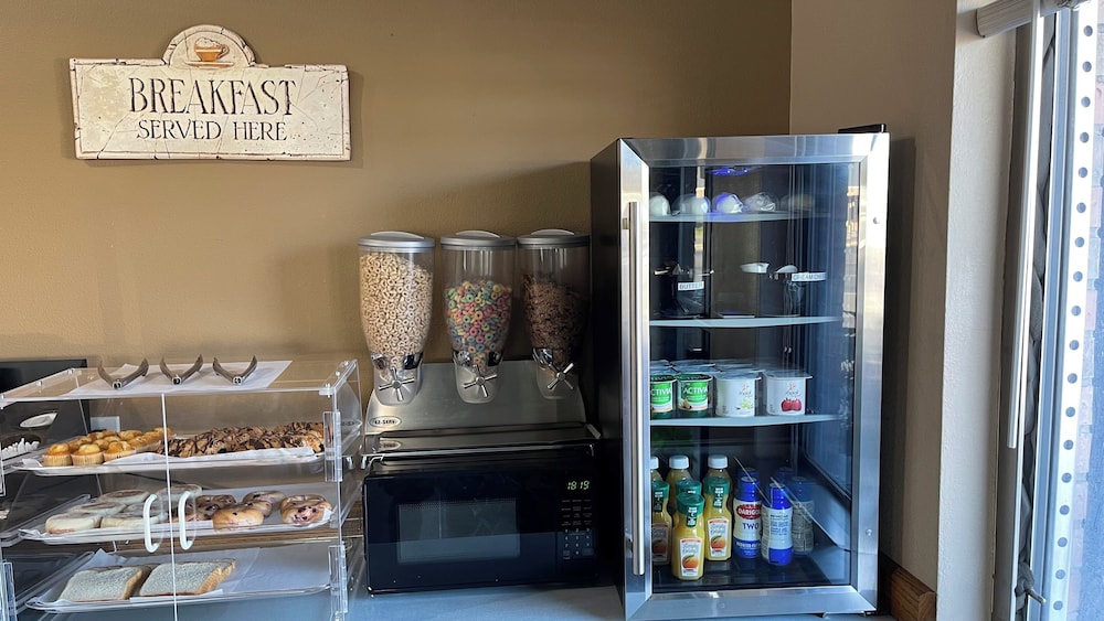 Morgan Inn And Suites - photo 20