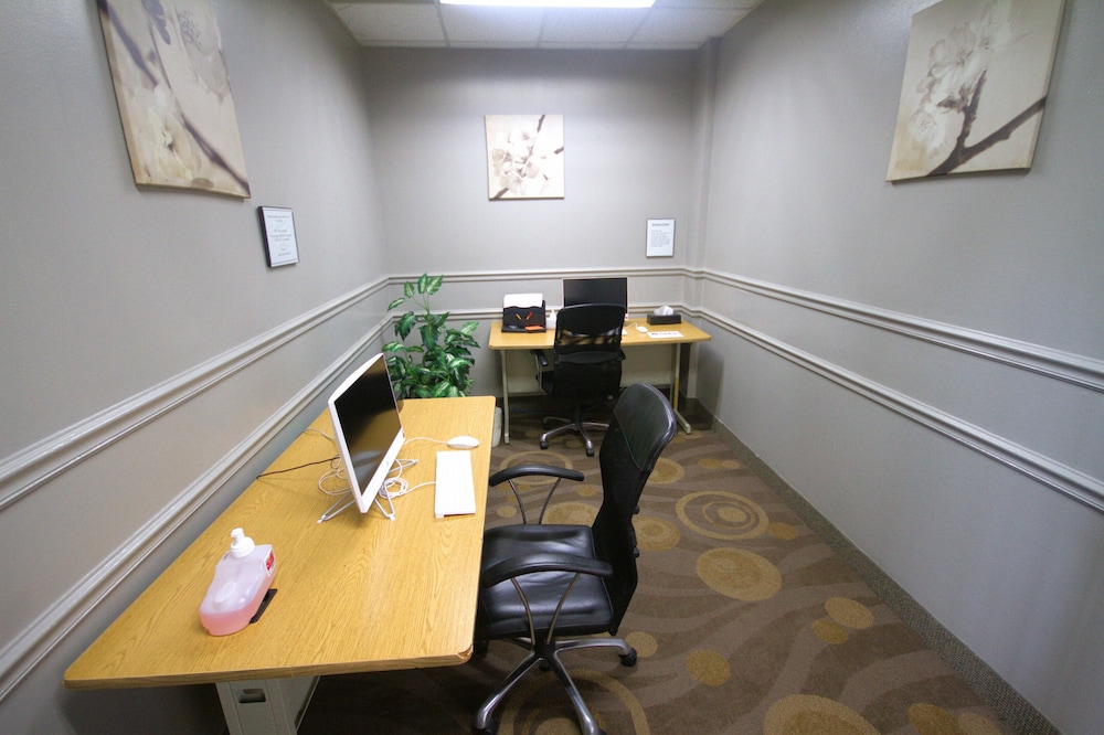 Atrium Hotel and Suites - photo 99