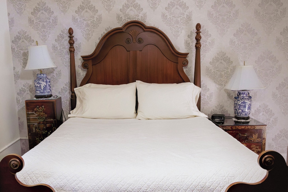 Weaverville Hotel - photo 11
