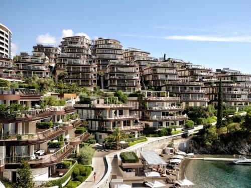 Two bedroom luxury apartment 2 mins to the sea — 4-Star Luxury Hotel in Budva, Montenegro