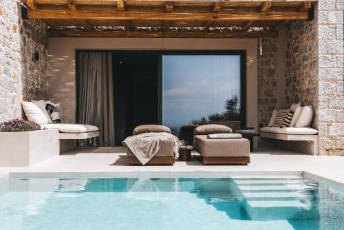 Castor & Pollux - carbon neutral hotel in Unknown City