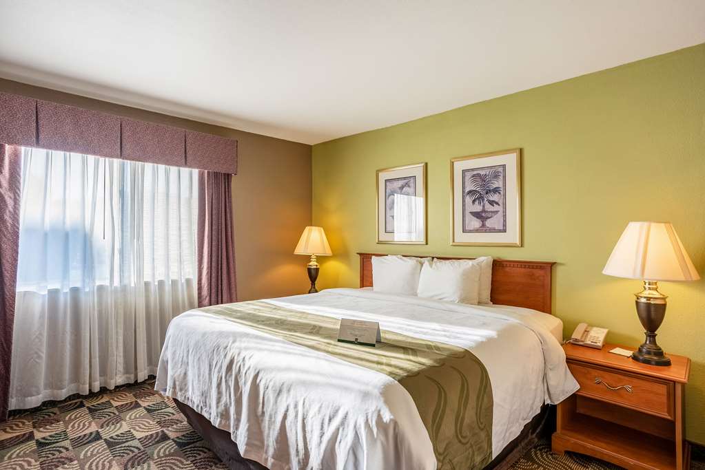 Quality Inn & Suites Hannibal West - photo 12
