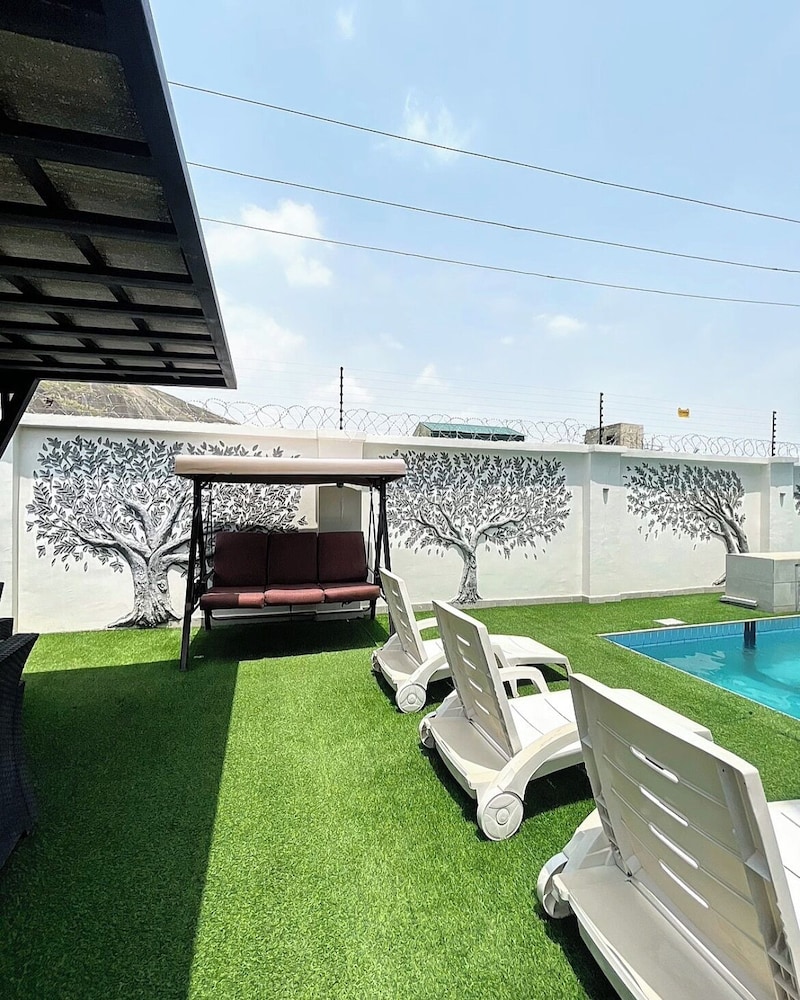 Rebaze Apartment — 4-Star Luxury Hotel in Abuja, Nigeria