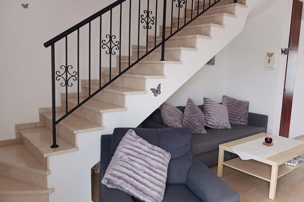 Beautiful 2 bed House in Mandria Paphos