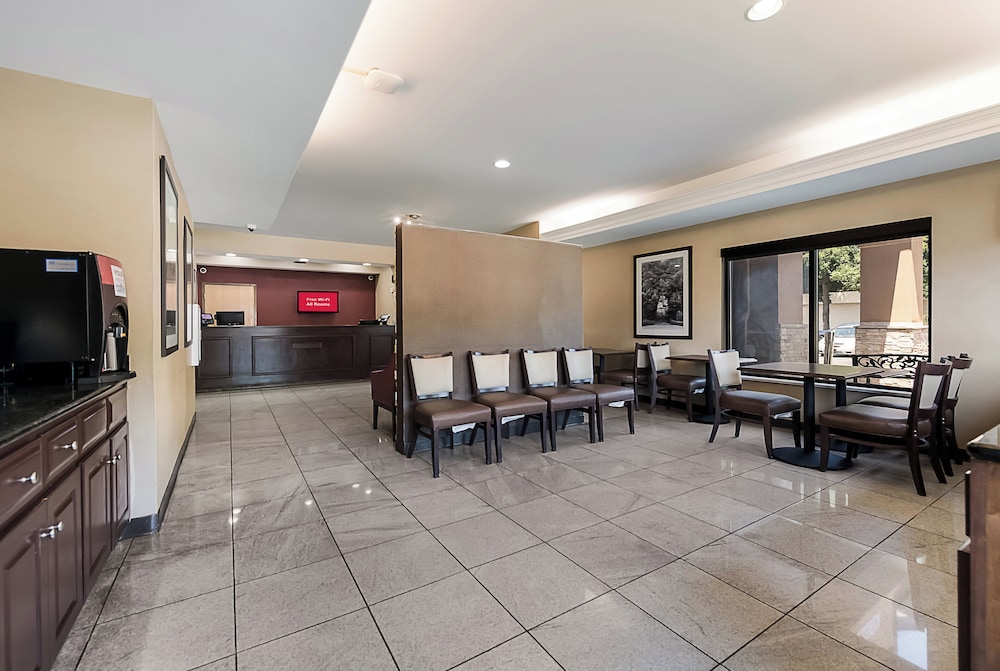 Red Roof Inn Newport News Yorktown - photo 5