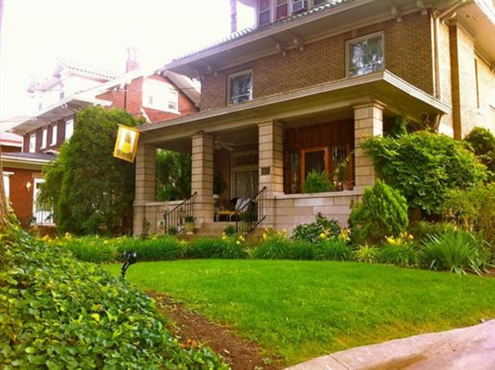 Brass Pineapple Inn - photo 60
