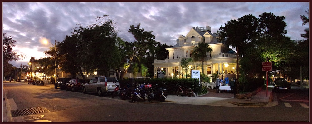 Amsterdam's Curry Mansion Inn - photo 70