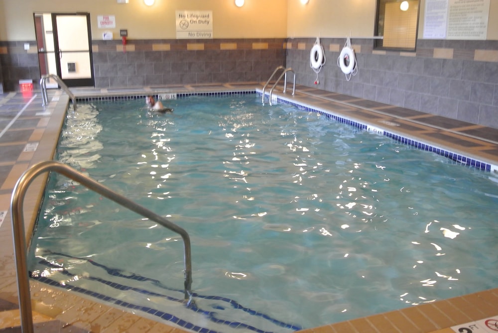 Hampton Inn & Suites Dickinson - photo 55