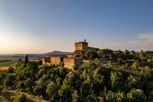 Palazzo Massaini Le Scuderie — 4-Star Luxury Hotel in Pienza, Italy