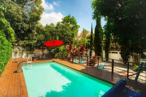 Nice Mansion AC 6BR Pool Básquet Playground Games in Envigado, Colombia