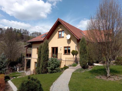 Pokoje Gościnne Monti — hotel in Kudowa-Zdroj