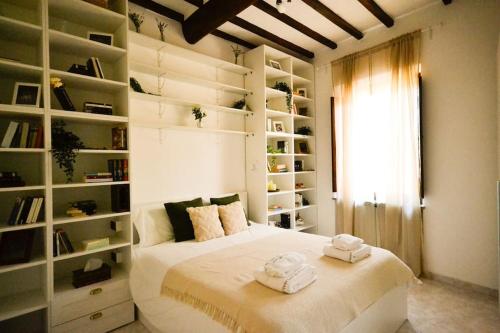 The Librarian's Home — 4-Star Luxury Hotel in San Gimignano, Italy