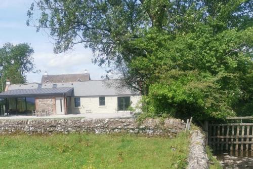 Amazing Cottage & detached Annex sleeps 8 Extra Deep Hot tub Super Fast wifi New for 2024 is the addition of Wood Fired Sauna — 4-Star Luxury Hotel in Castle Douglas, United Kingdom