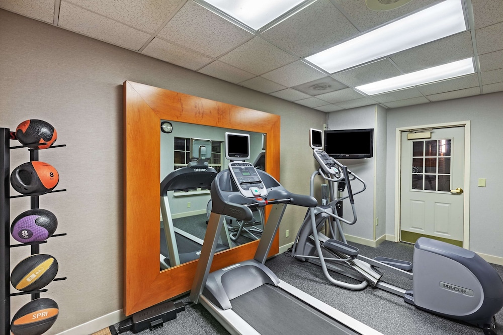 Homewood Suites by Hilton Greensboro - photo 27