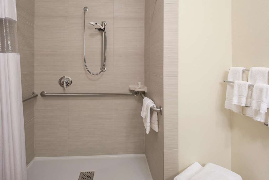 La Quinta Inn & Suites by Wyndham Grand Forks - photo 33