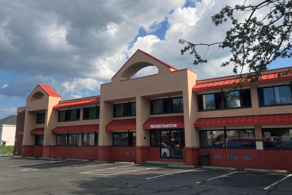 Econo Lodge Malden - featured photo