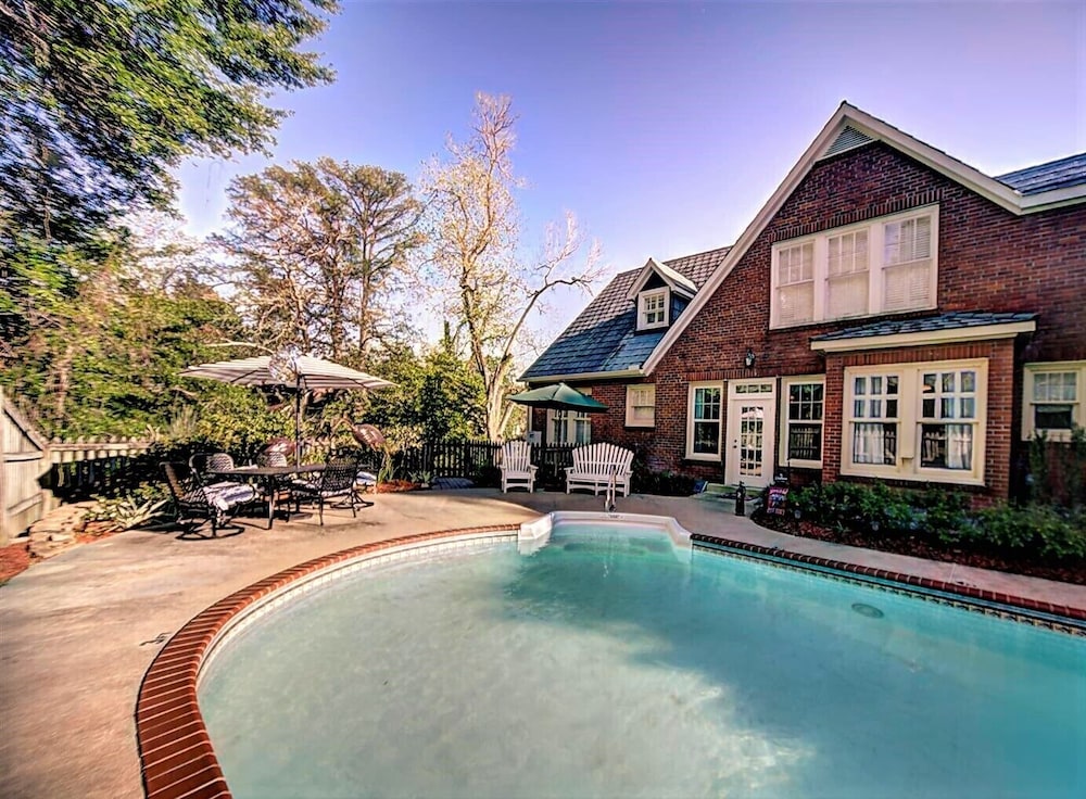 The Good House B&B — 4-Star Luxury Hotel in Natchitoches, United States