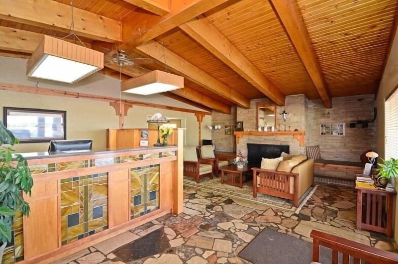 Americas Best Value Inn Iola - photo 5