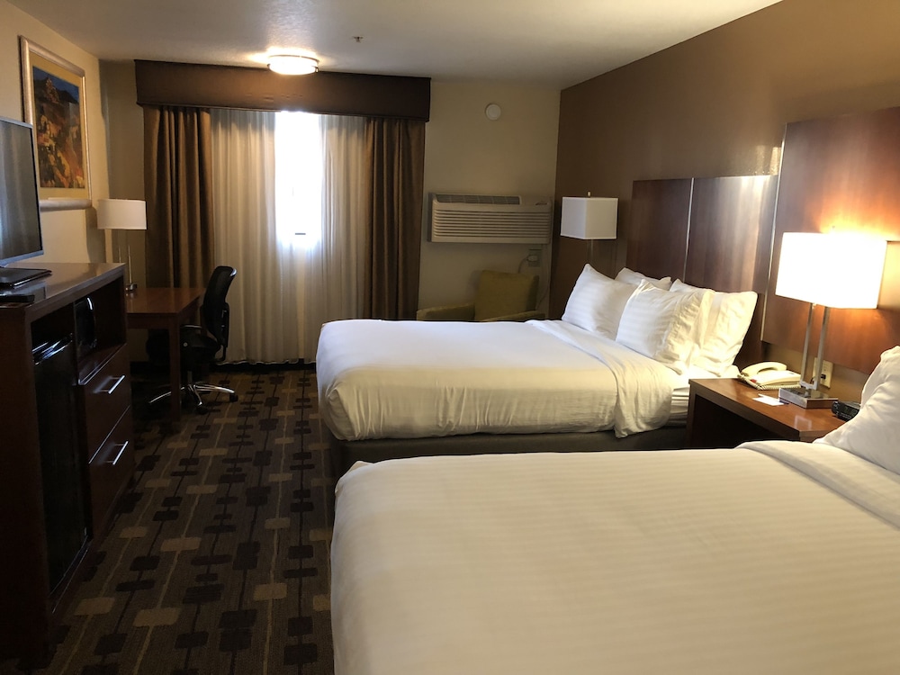 Holiday Inn Express Hotel & Suites Corning an IHG Hotel - photo 4