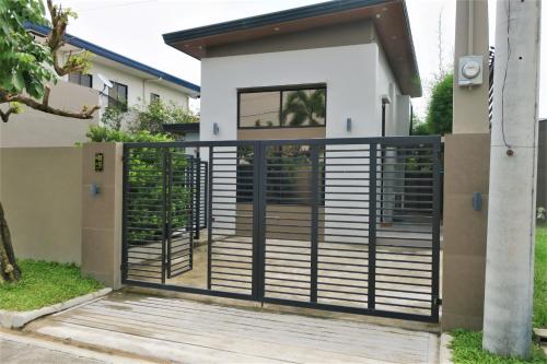Mi Casa es tu Casa Vacation House — 4-Star Luxury Hotel in San Fernando, Philippines
