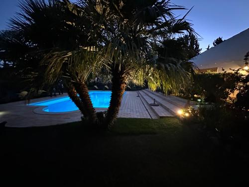Villa Lagos Algarve for families & friends 6 bedrooms 7 bathrooms pool BBQ central heating — 4-Star Luxury Hotel in Lagos, Portugal