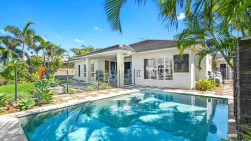 Think Elegant & Luxury in Banksia Beach, Australia