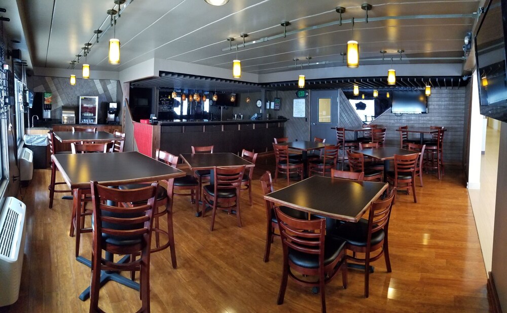 Red River Inn & Suites Fargo - photo 29