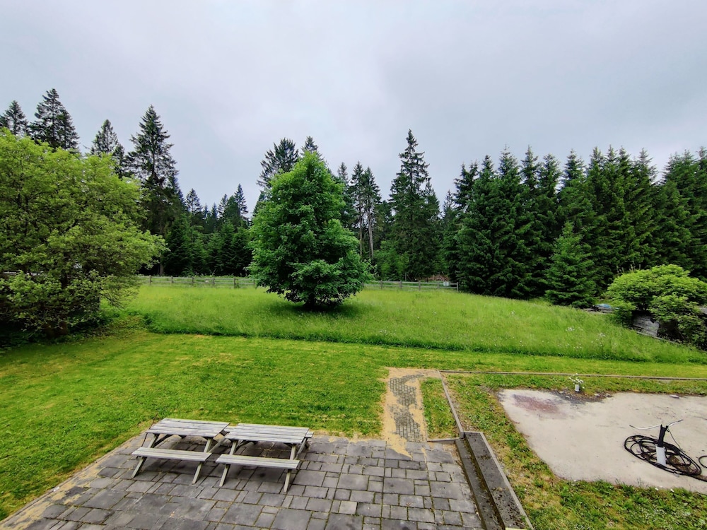 Spacious Semi detached House With Wood Stove Located Directly on the Rennsteig — 4-Star Luxury Hotel in Eisfeld, Germany