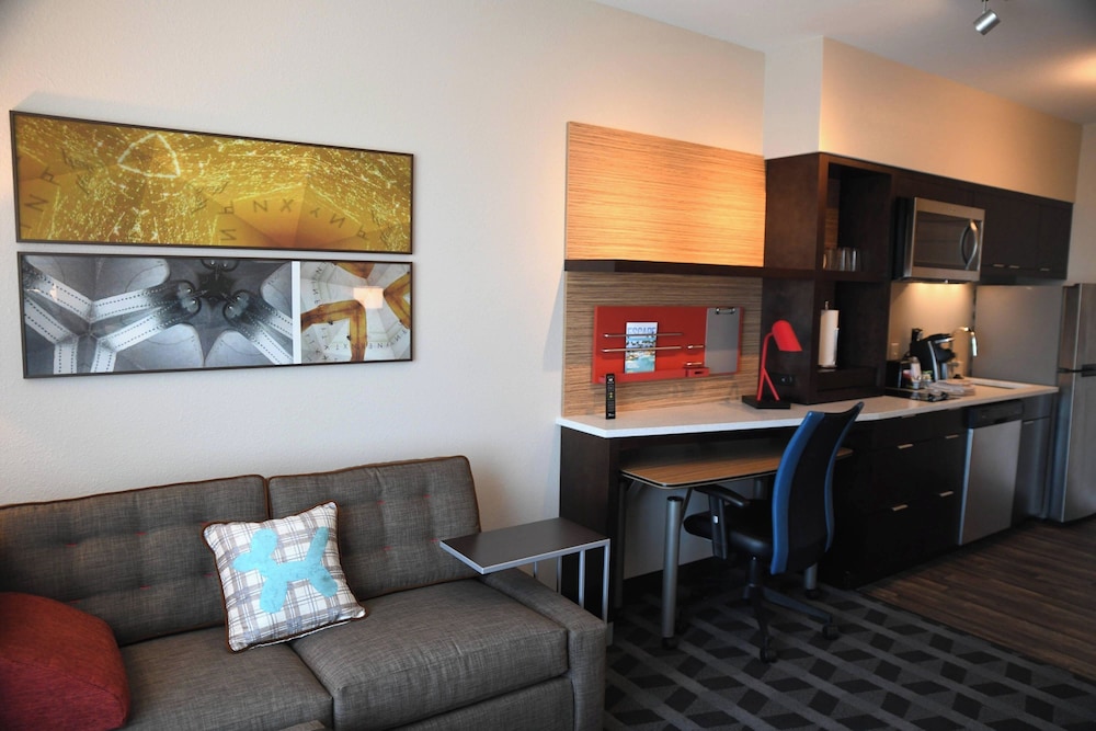 TownePlace Suites by Marriott Kansas City at Briarcliff - photo 17