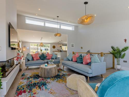 4 Bed In Appledore 92041 — Appledore