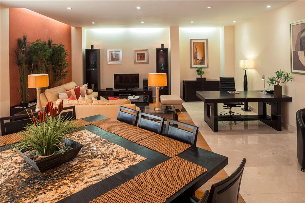 Presidential Suite common area