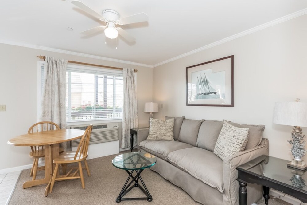 The Inn at Fairfield Beach - photo 25