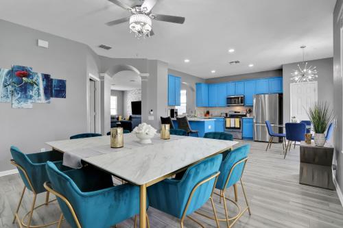 Themed Luxury 6BR Getaway with Resort Amenities - photo 54