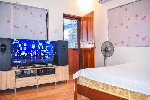 Casa de Madera The Wooden House Staycation Transient and Private Resort — hotel in Cabuyao