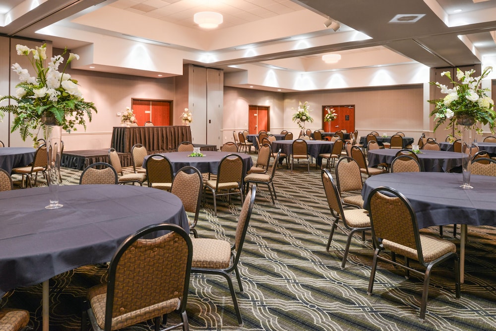 Holiday Inn Poplar Bluff by IHG - photo 51