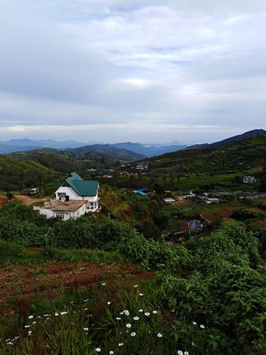 White house — 4-Star Luxury Hotel in Nuwara Eliya, Sri Lanka