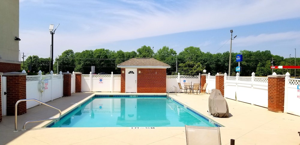 Home Inn & Suites - photo 29