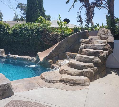 F 21 Castle House 1 — 4-Star Luxury Hotel in Anaheim, United States