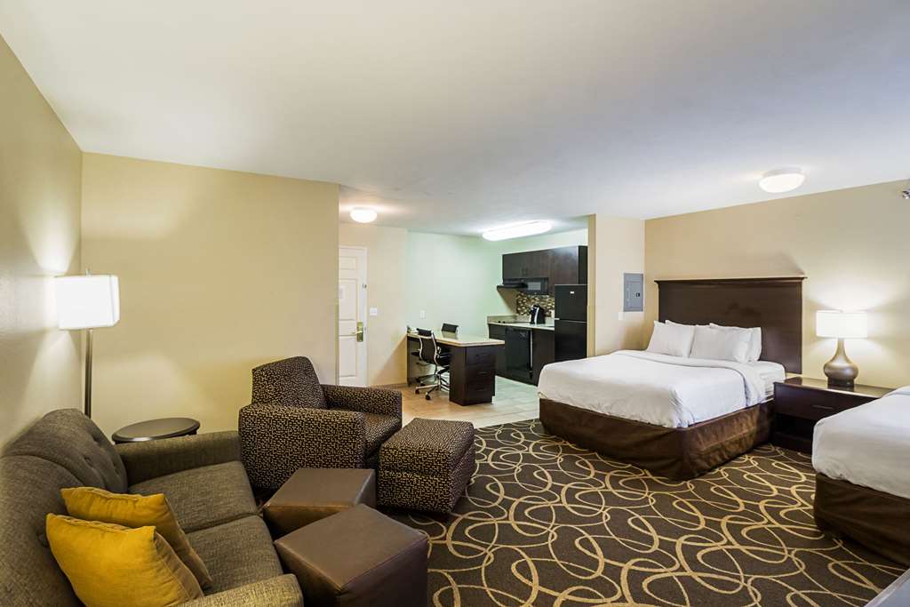MainStay Suites Fargo I 94 Medical Center - photo 25