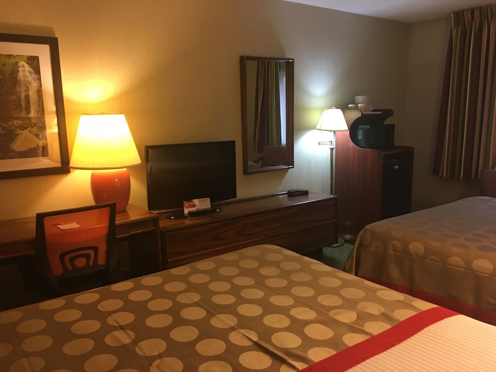 Ramada Portland Airport - photo 46