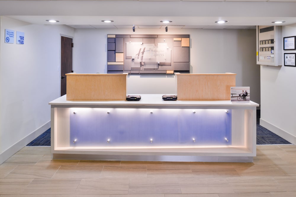 Holiday Inn Express Burlington by IHG - photo 64