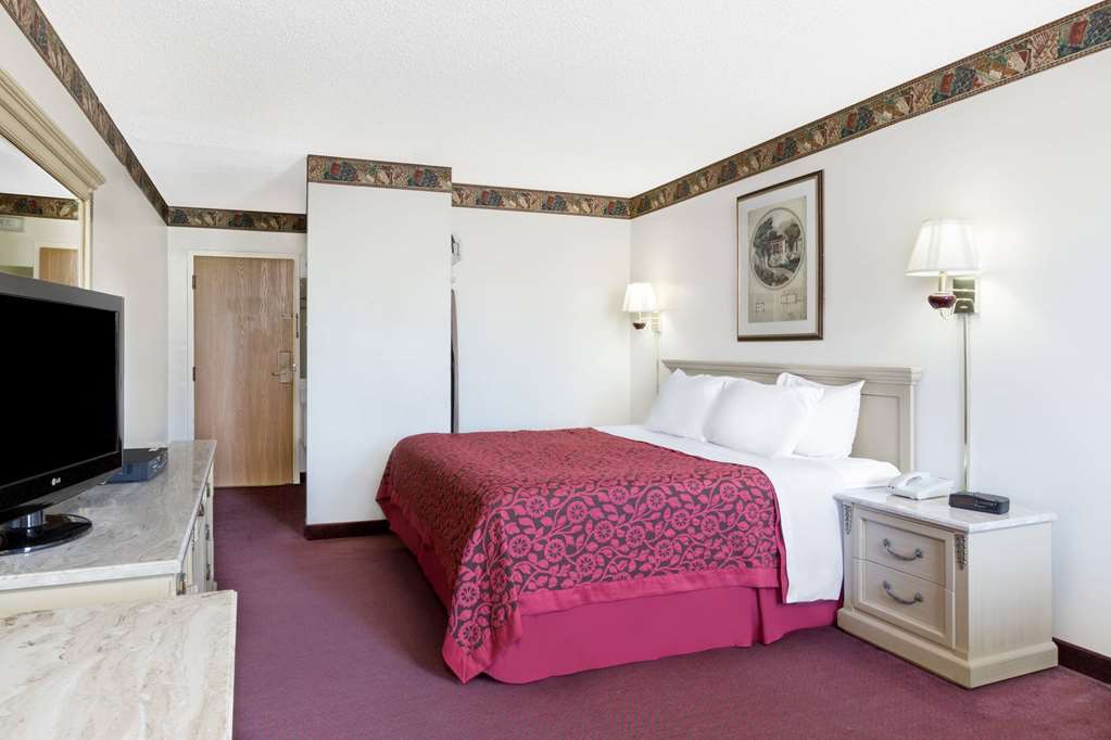 Days Inn by Wyndham Concordia - photo 12