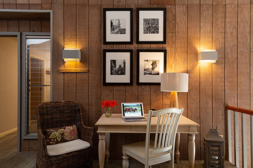 Refuge Inn - photo 37
